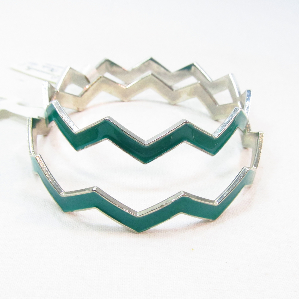 2 X Green Metal Zig Zag Bracelets
